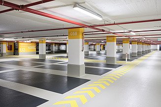 Instandsetzung von Parkbauten Foto von einer sanierten und beschichteten Tiefgarage